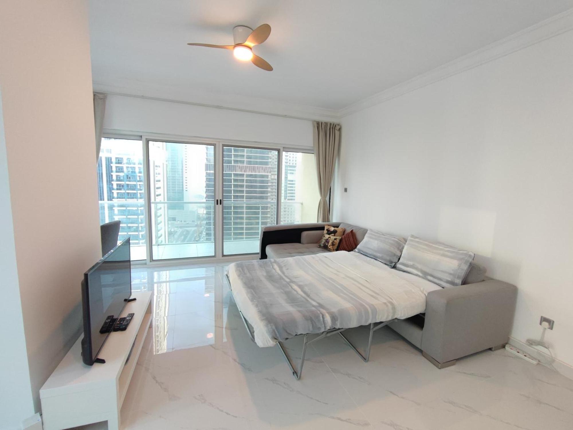 One Bedroom Apartment With Pool & Gym Near Marina Dubai Exterior foto