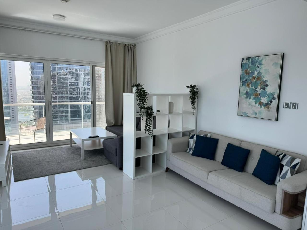 One Bedroom Apartment With Pool & Gym Near Marina Dubai Exterior foto